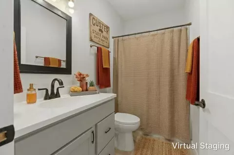 Bath - 956 Ponderosa St, Custer, SD 57730 photo 1 of 4