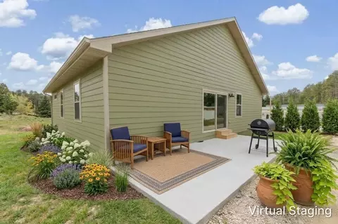 Exterior - 956 Ponderosa St, Custer, SD 57730 photo 3 of 7