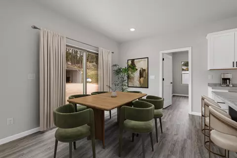 Dining - 956 Ponderosa St, Custer, SD 57730 photo 2 of 2
