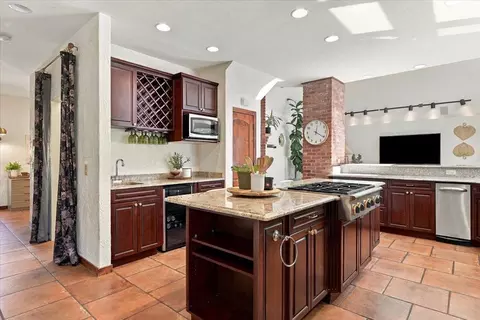 Kitchen - 20966 Hickok Pl, Lead, SD 57754 photo 3 of 3