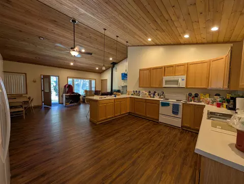 Kitchen - 727 Glendale Glendale Dr, Lead, SD 57754 photo 2 of 3