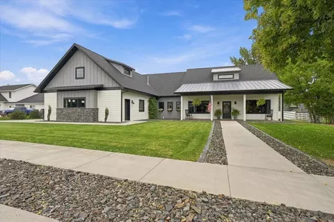 Exterior - 620 Bridgewater Ct, Spearfish, SD 57783 photo 5 of 5
