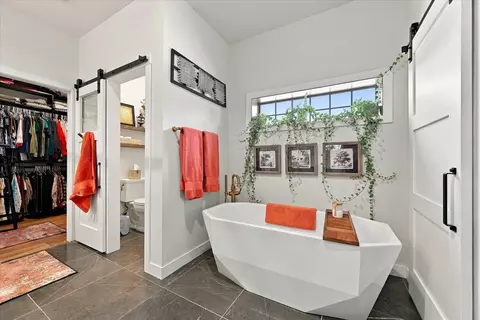 Bath - 620 Bridgewater Ct, Spearfish, SD 57783 photo 4 of 6