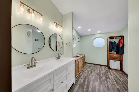 Bath - 25555 Highway 385, Custer, SD 57730 photo 1 of 2