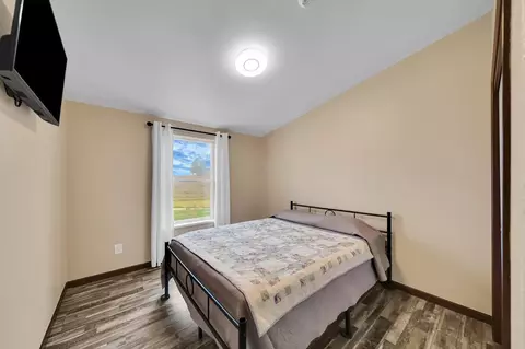 Bedroom - 25555 Highway 385, Custer, SD 57730 photo 3 of 4