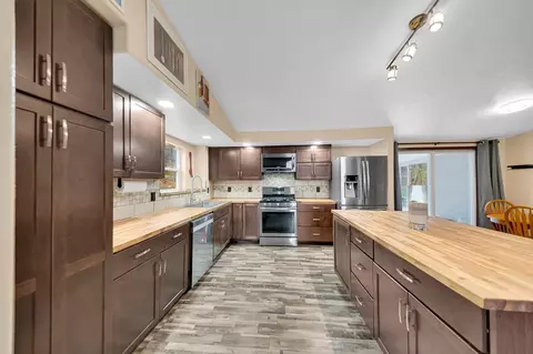 Kitchen - 25555 Highway 385, Custer, SD 57730 photo 1 of 3
