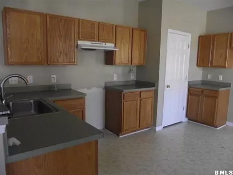 31 Third Ave, Bluffton, SC 29910 photo 2