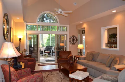 2 Coventry Ct, Bluffton, SC 29910 photo 2