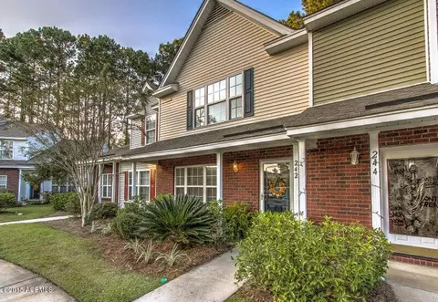242 North Cir, Bluffton, SC 29910 photo 1