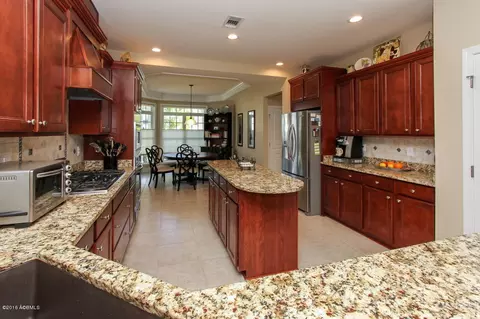 6 Groveview Ave, Bluffton, SC 29910 photo 4