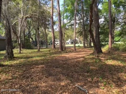 670 S Reeve Rd, Dataw Island, SC 29920