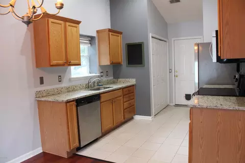 569 Mill St, Bluffton, SC 29910 photo 9