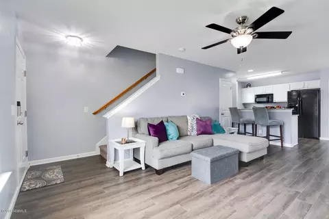 9 E Park Loop, Bluffton, SC 29910 photo 3