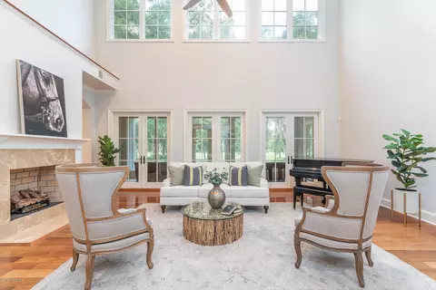33 Hampton Ln, Bluffton, SC 29910 photo 9