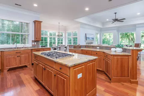 33 Hampton Ln, Bluffton, SC 29910 photo 10