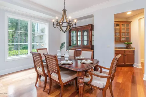 33 Hampton Ln, Bluffton, SC 29910 photo 5