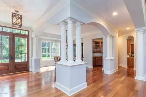 33 Hampton Ln, Bluffton, SC 29910 photo 4