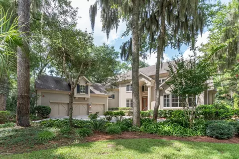 33 Hampton Ln, Bluffton, SC 29910 photo 3