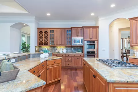33 Hampton Ln, Bluffton, SC 29910 photo 12