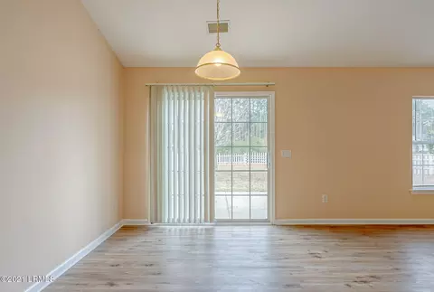 8 Spruce Dr, Bluffton, SC 29910 photo 7