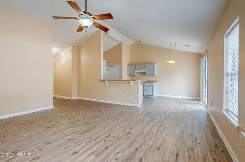 8 Spruce Dr, Bluffton, SC 29910 photo 4