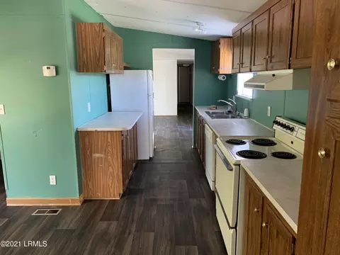 1220 Melvins Cir, Hampton, SC 29924 photo 9