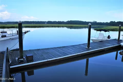 44 Oakland Dr, Saint Helena Island, SC 29920
