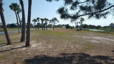 9 Harbor Dr, Saint Helena Island, SC 29920