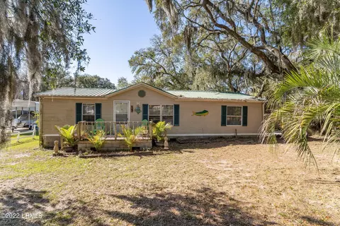 14 Mosse Rd, Saint Helena Island, SC 29920