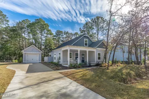 18 Faculty Dr, Beaufort, SC 29907
