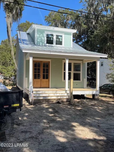 1104 13th St # B, Port Royal, SC 29935