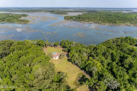 31 Holland Ct, Saint Helena Island, SC 29920