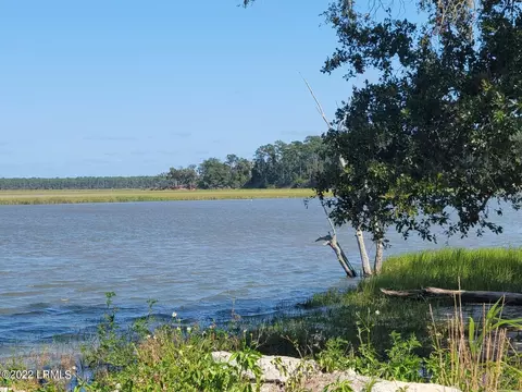 8 Morgan Point Rd, Saint Helena Island, SC 29920