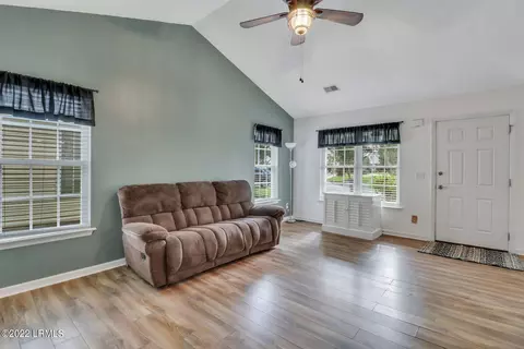 31 E Morningside Dr, Bluffton, SC 29910 photo 3