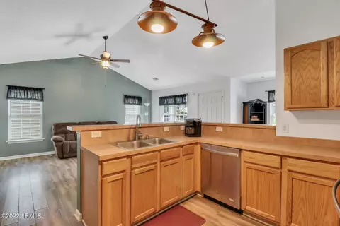 31 E Morningside Dr, Bluffton, SC 29910 photo 8