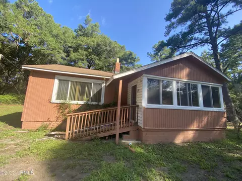 698 Seaside Rd, Saint Helena Island, SC 29920