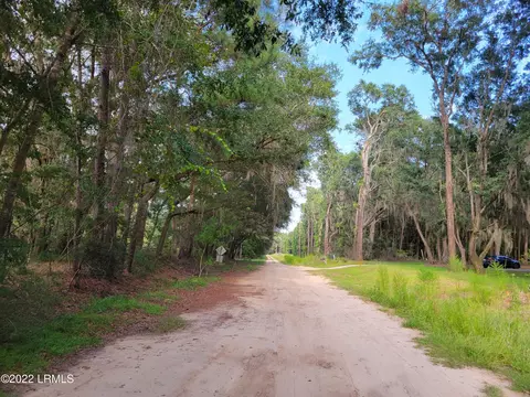155 Trotters Loop, Beaufort, SC 29907