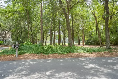 307 Westbrook Rd, Saint Helena Island, SC 29920