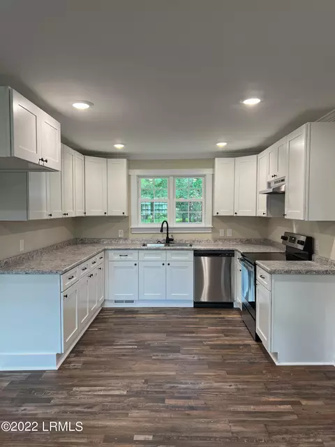 221 Sharon Ave, Hampton, SC 29924 photo 5