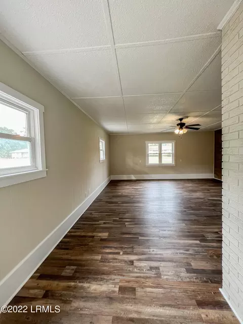 221 Sharon Ave, Hampton, SC 29924 photo 2