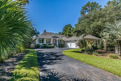 21 Oak Island Rd, Saint Helena Island, SC 29920