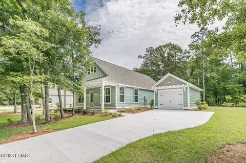 20 Faculty Dr, Beaufort, SC 29907