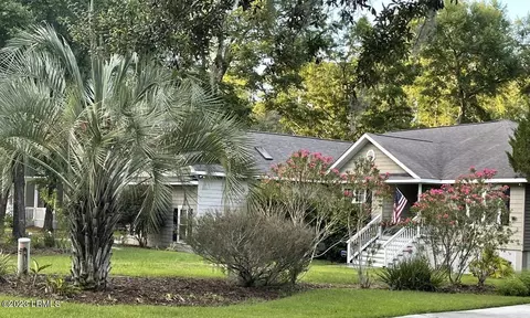 28 Tuscarora Ave, Beaufort, SC 29907
