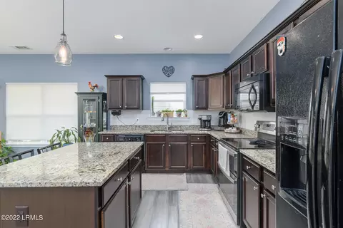 75 Running Oak Dr, Bluffton, SC 29910 photo 3