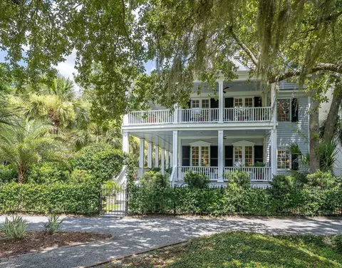 15 Waterside Dr, Beaufort, SC 29907