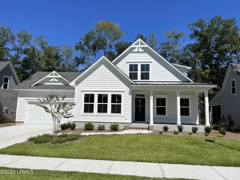 19 Middle Island St, Beaufort, SC 29907