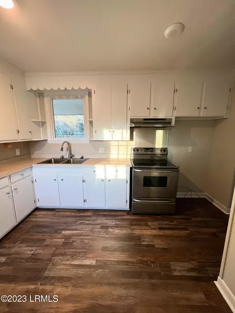 208 Schley St, Hampton, SC 29924 photo 3