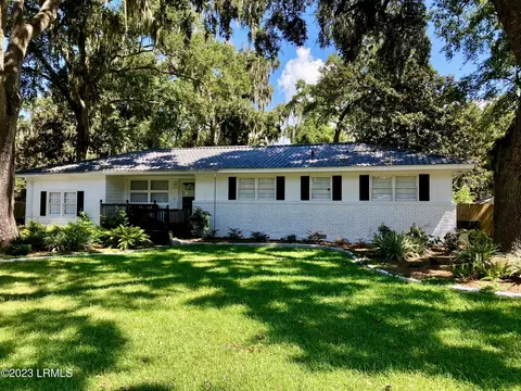 3003 Broad River Dr, Beaufort, SC 29906