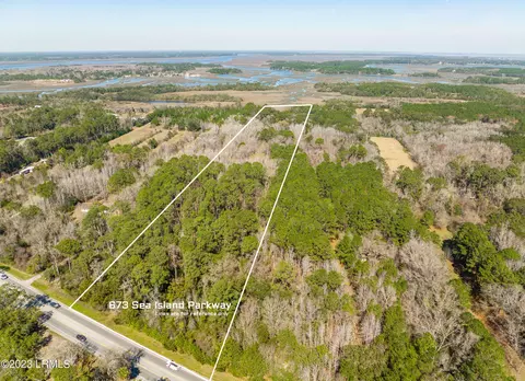 673 Sea Island Pkwy, Saint Helena Island, SC 29920