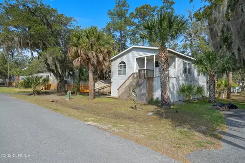 14 Indian Head Trl, Saint Helena Island, SC 29920